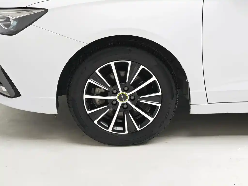 Roewe i5 — миниатюра 8