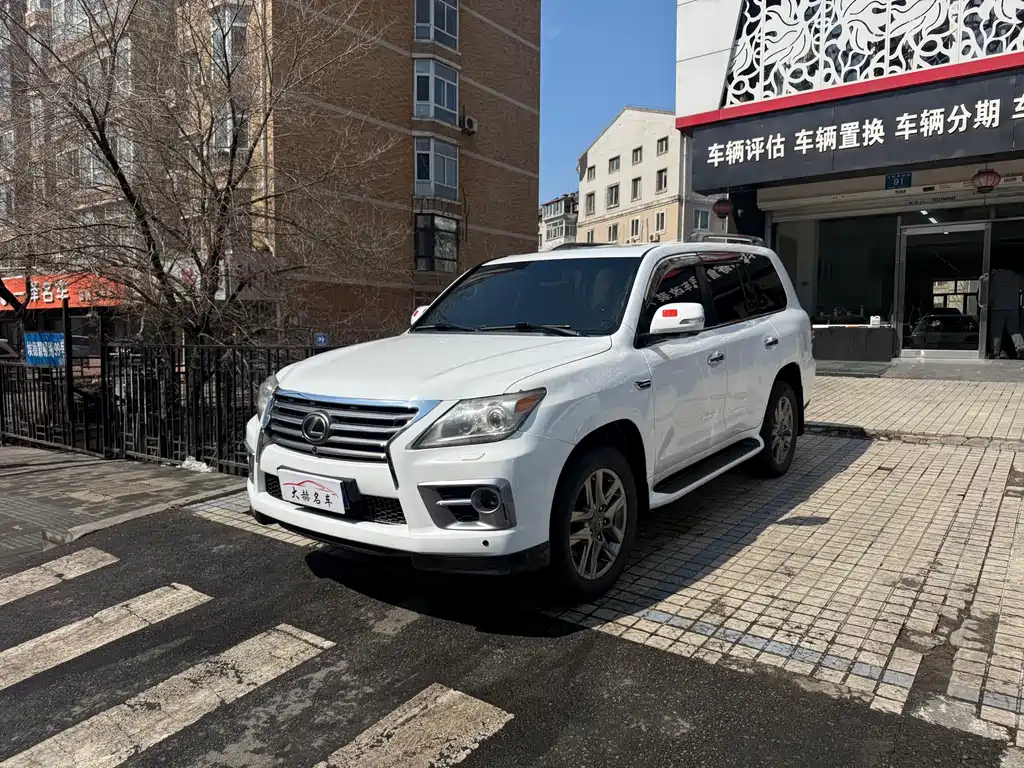 Lexus LX 2009