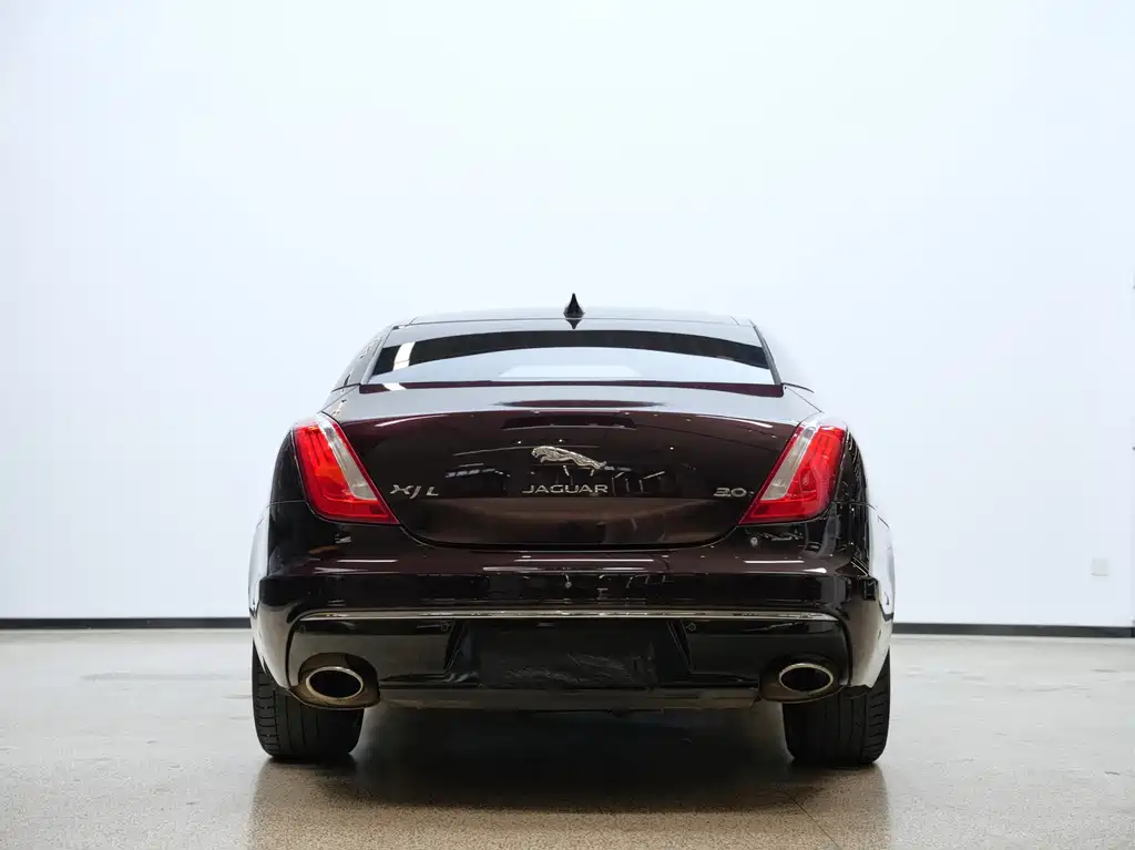 Jaguar XJ — миниатюра 11