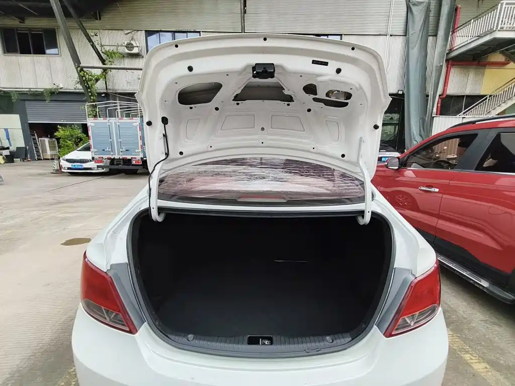 Hyundai Verna — миниатюра 19