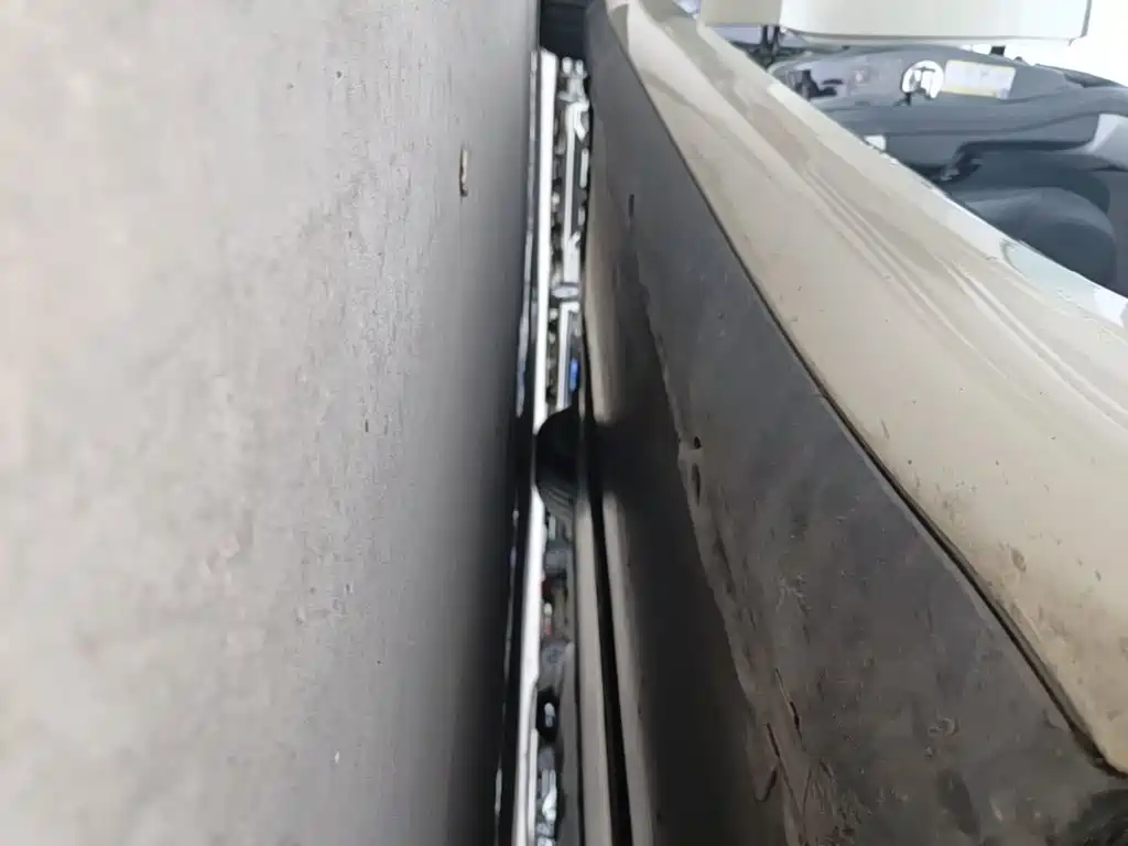 Tesla Model 3 — миниатюра 21