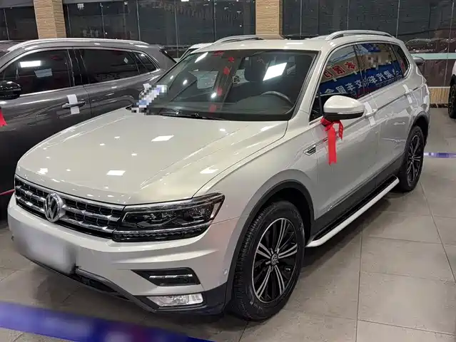 VOLKSWAGEN TIGUAN L 2017