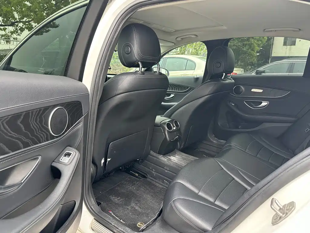 Mercedes-Benz C-Class — миниатюра 5