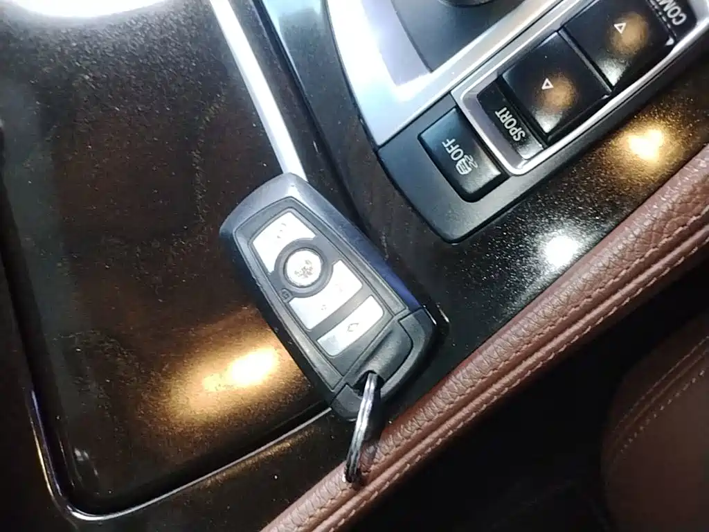 BMW 5 Series — миниатюра 9