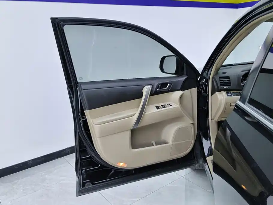 Toyota Highlander — миниатюра 7
