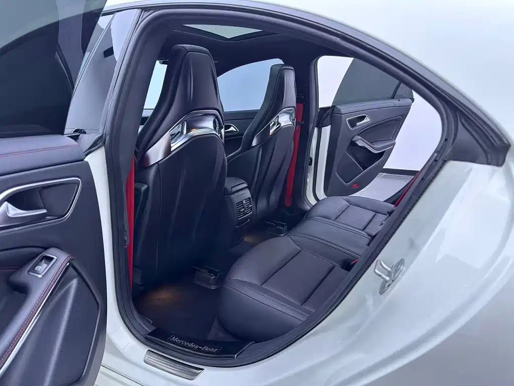 Mercedes-Benz CLA AMG — миниатюра 18