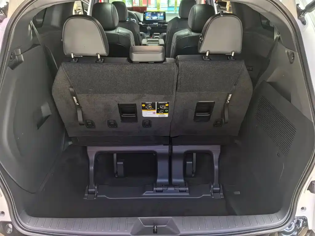 Toyota Granvia — миниатюра 21
