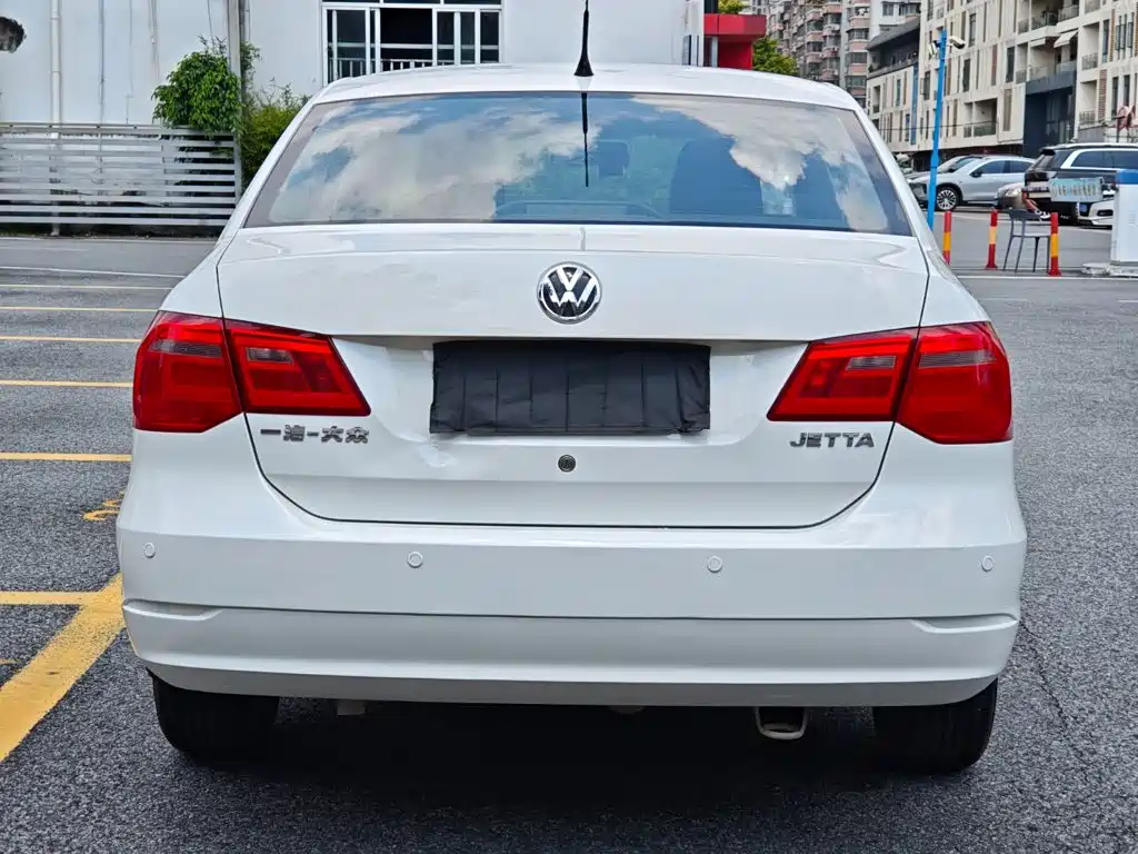 Volkswagen Jetta — миниатюра 6