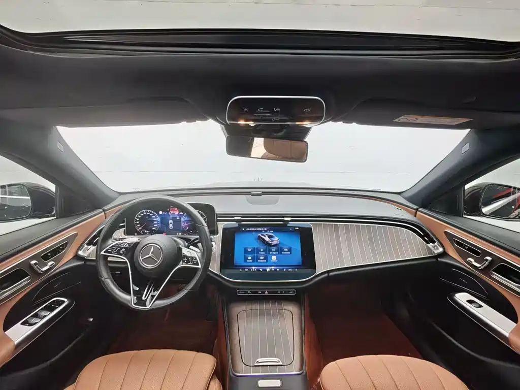 Mercedes-Benz E-Class E 2024 E 300 L Fashion