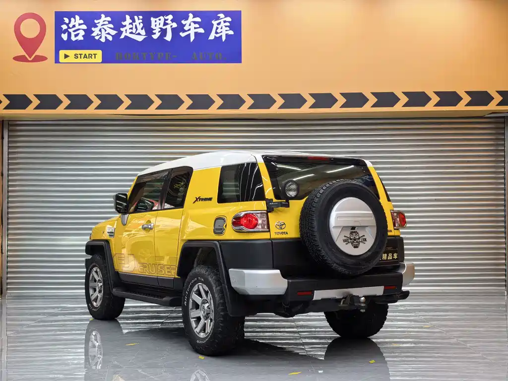 Toyota FJ Cruiser — миниатюра 6