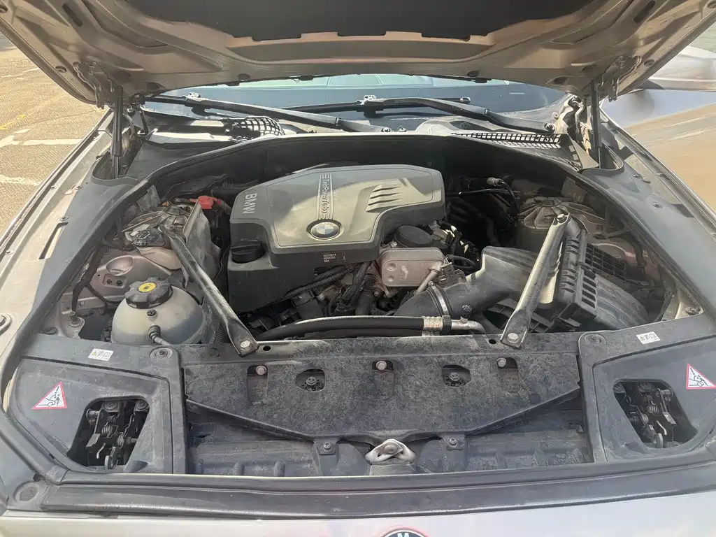 BMW 5 Series — миниатюра 14
