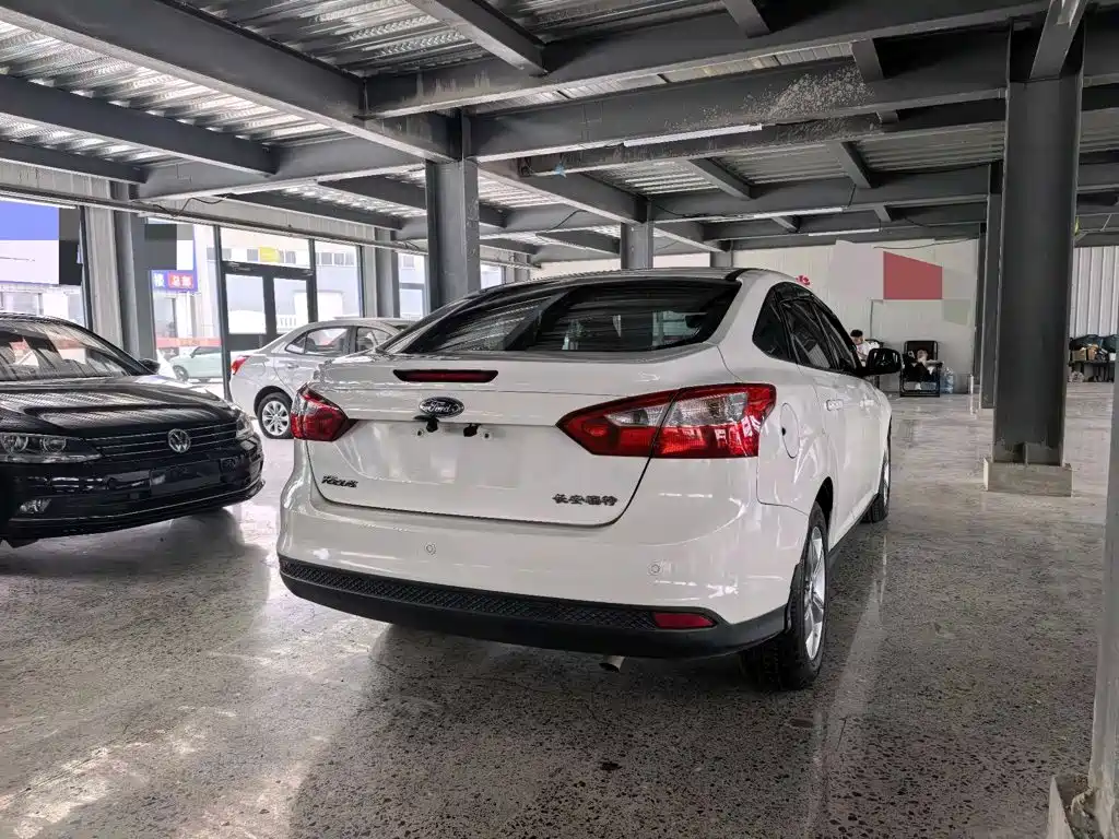Ford Focus — миниатюра 7