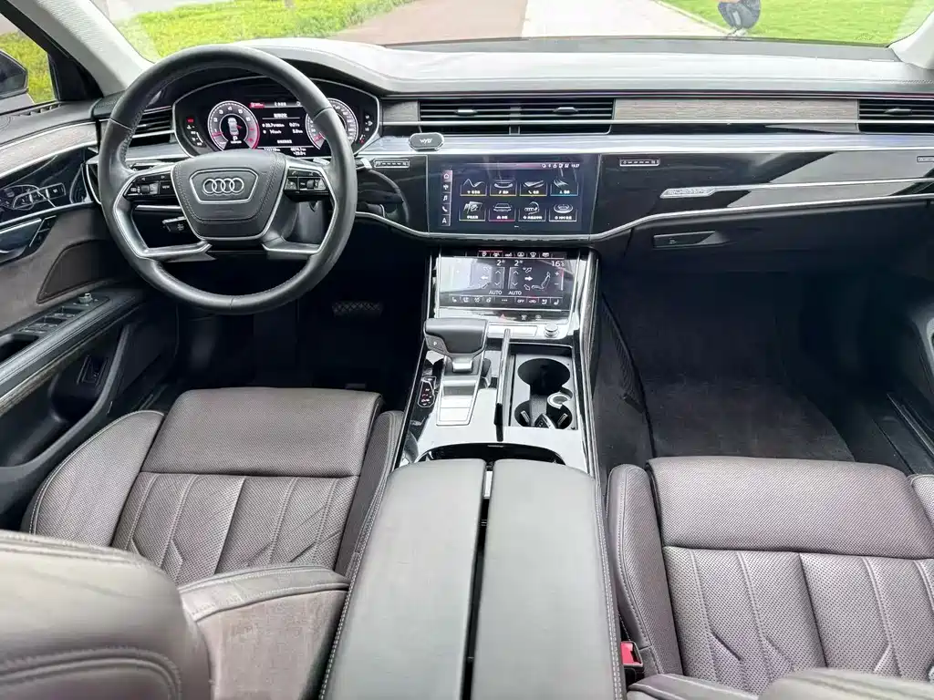 Audi A8 — миниатюра 5