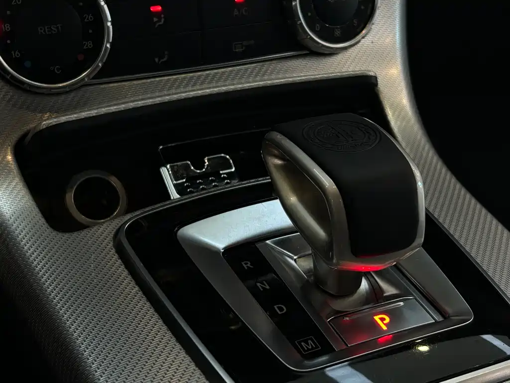 Mercedes-Benz SLC — миниатюра 11