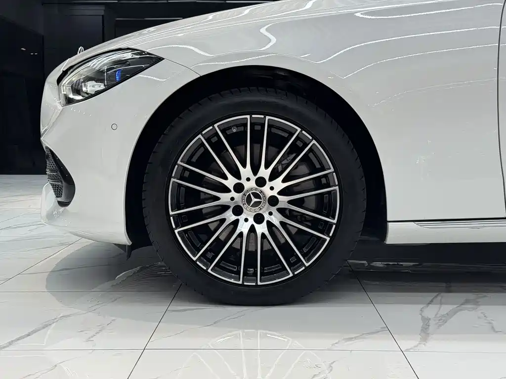 Mercedes-Benz C-Class — миниатюра 16