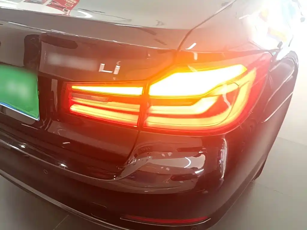 BMW 5 Series — миниатюра 8