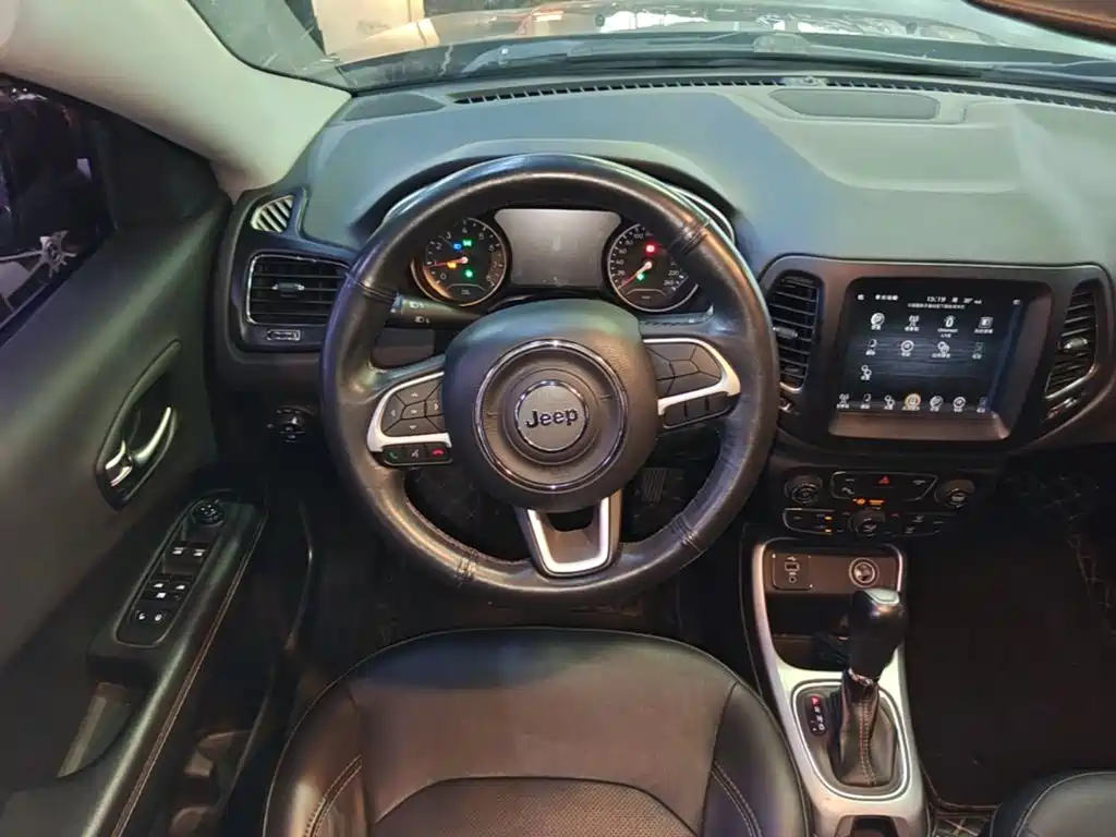 Jeep Compass — миниатюра 11