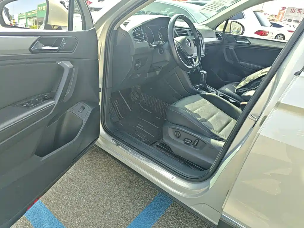 Volkswagen Tiguan L — миниатюра 16