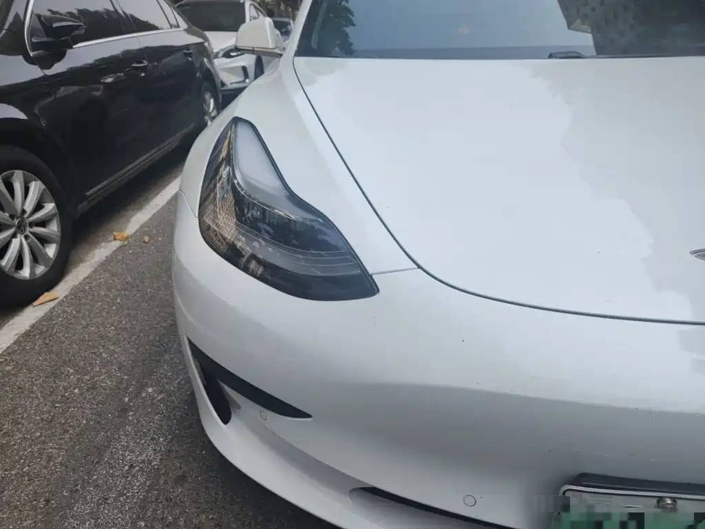 Tesla Model 3 — миниатюра 7