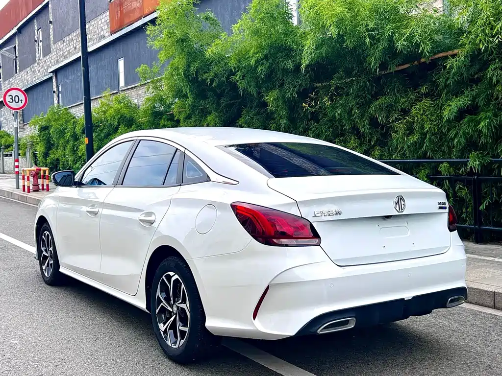 MG MG5 — миниатюра 16