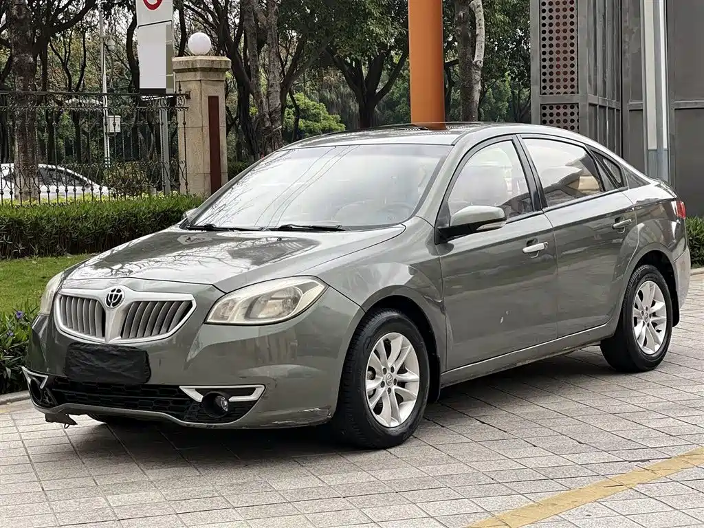 Zhonghua H330 2015