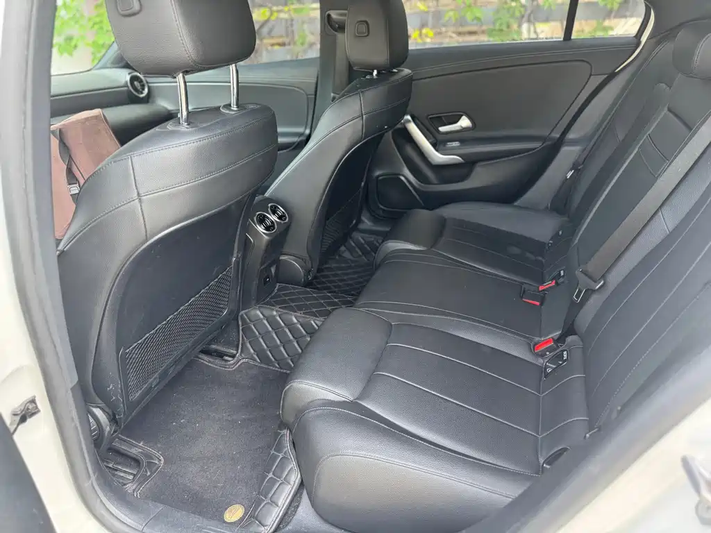 Mercedes-Benz A-Class - фото 13
