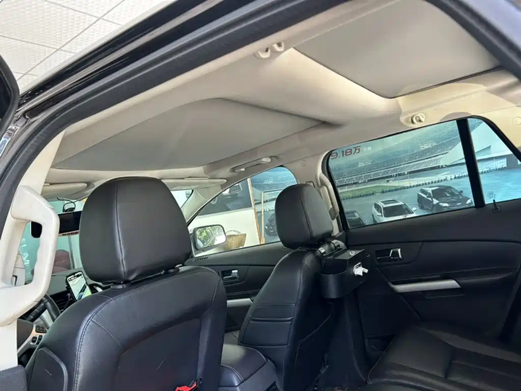 Ford Edge (Import) — миниатюра 12