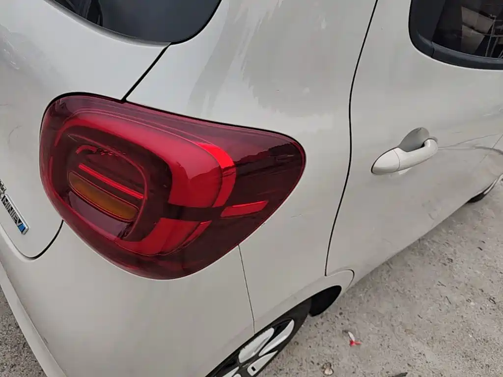 Wuling MINIEV — миниатюра 8
