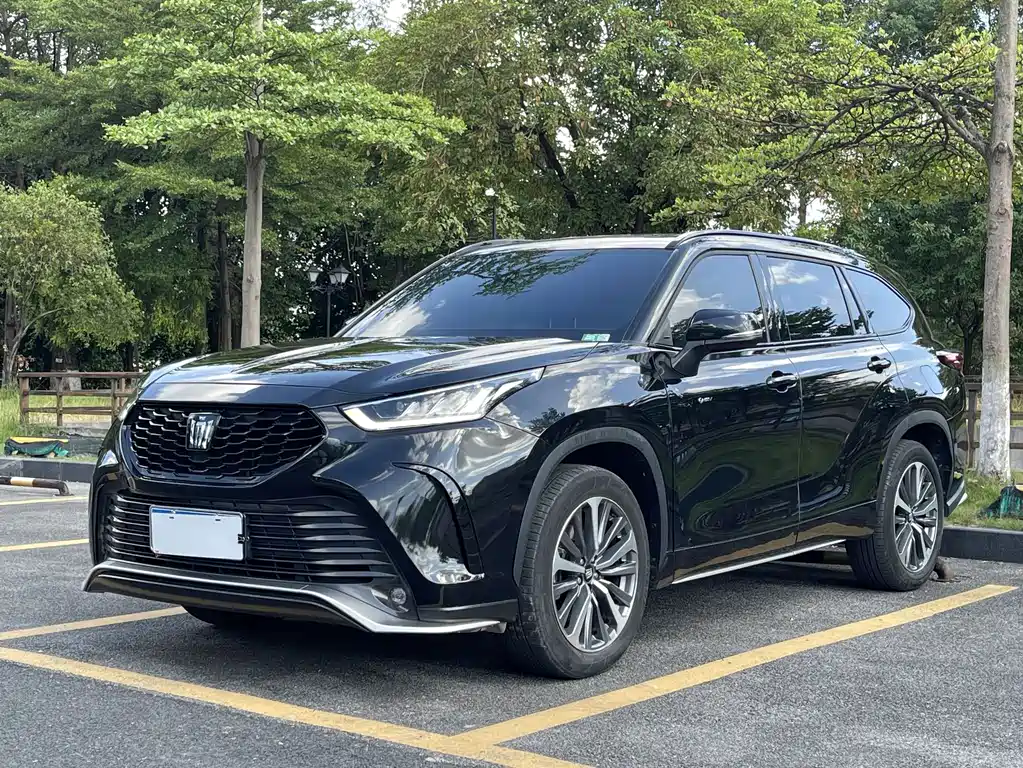 Toyota Crown Kluger