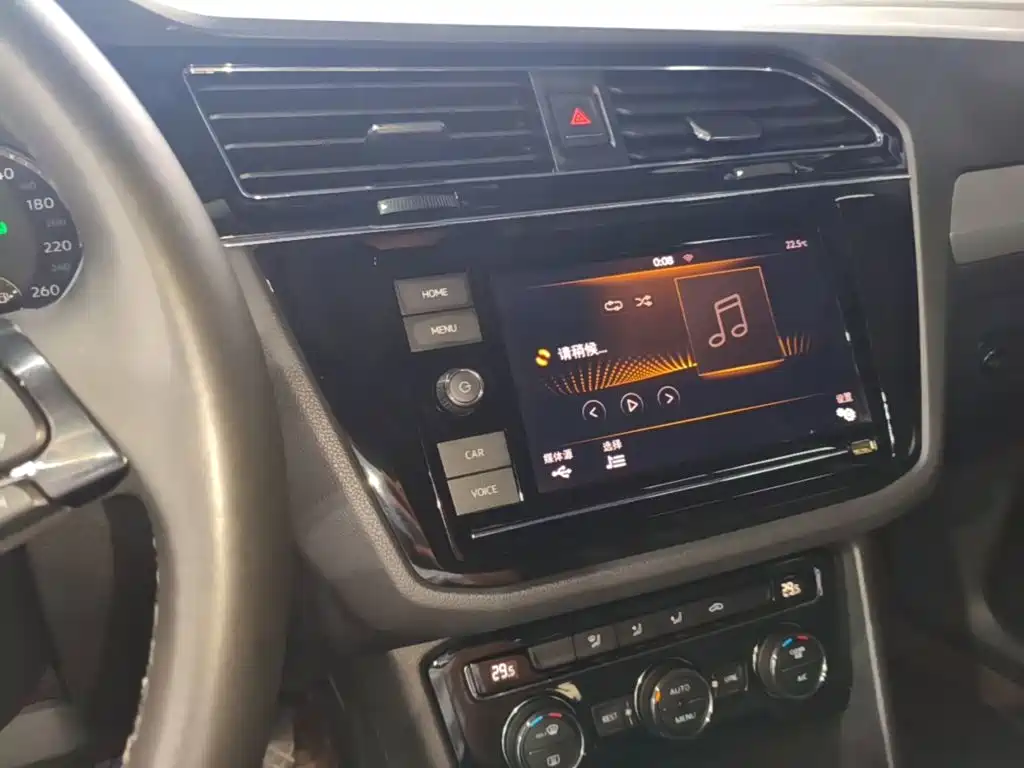 Volkswagen Tiguan L — миниатюра 13