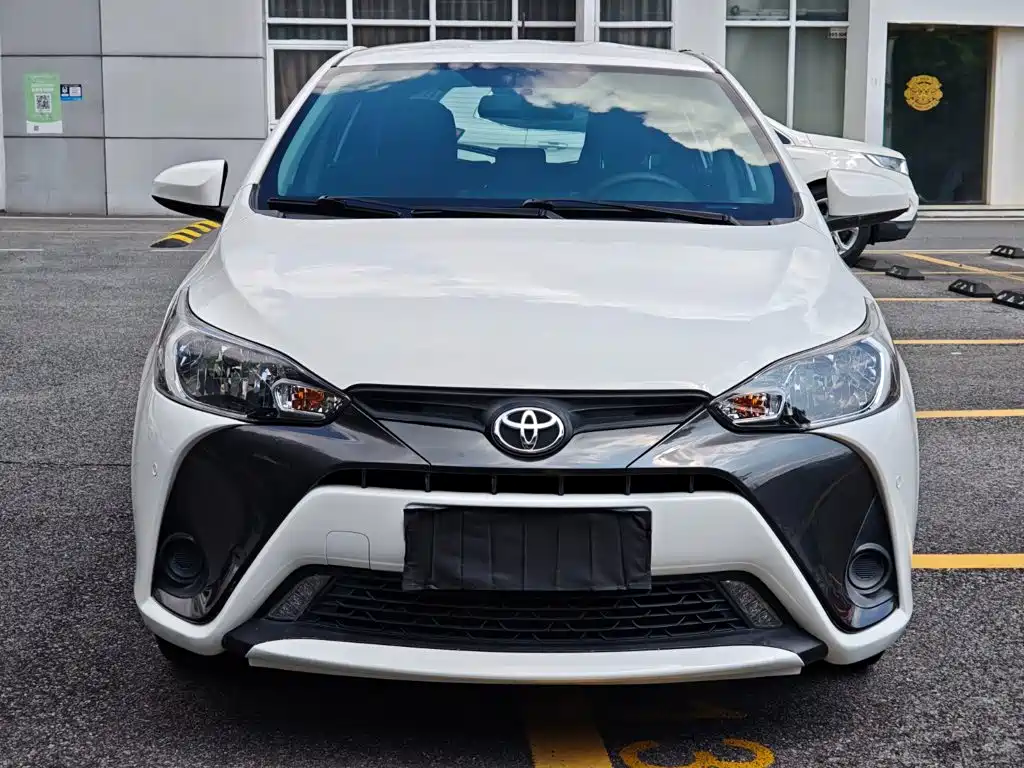 Toyota Yaris L — миниатюра 2