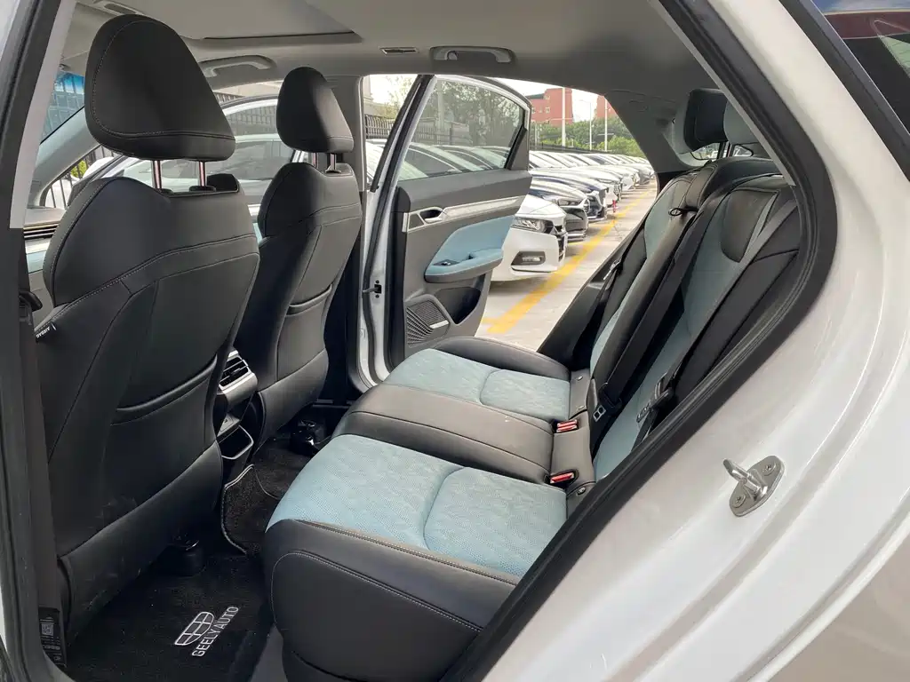 Geely Emgrand L — миниатюра 11