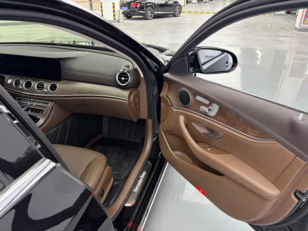 Mercedes-Benz E-Class — миниатюра 6