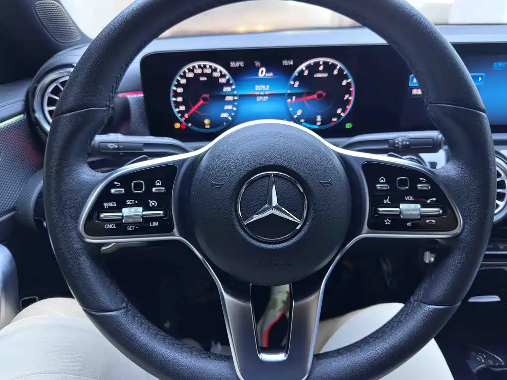 Mercedes-Benz A-Class — миниатюра 12