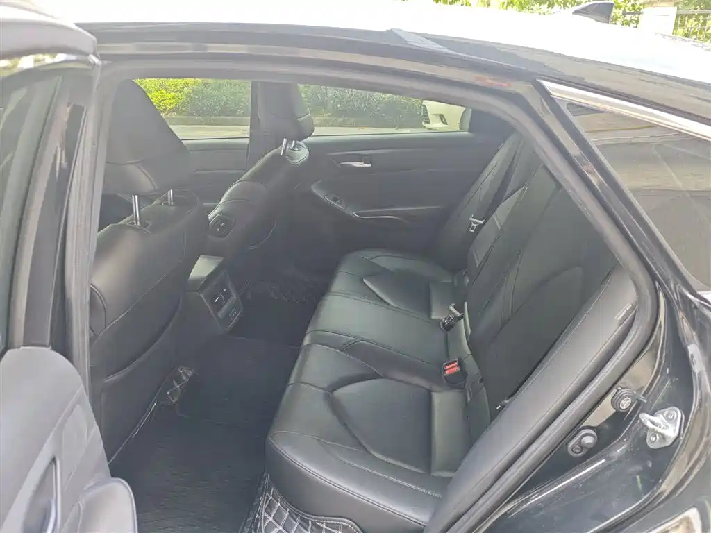 Toyota Avalon — миниатюра 8