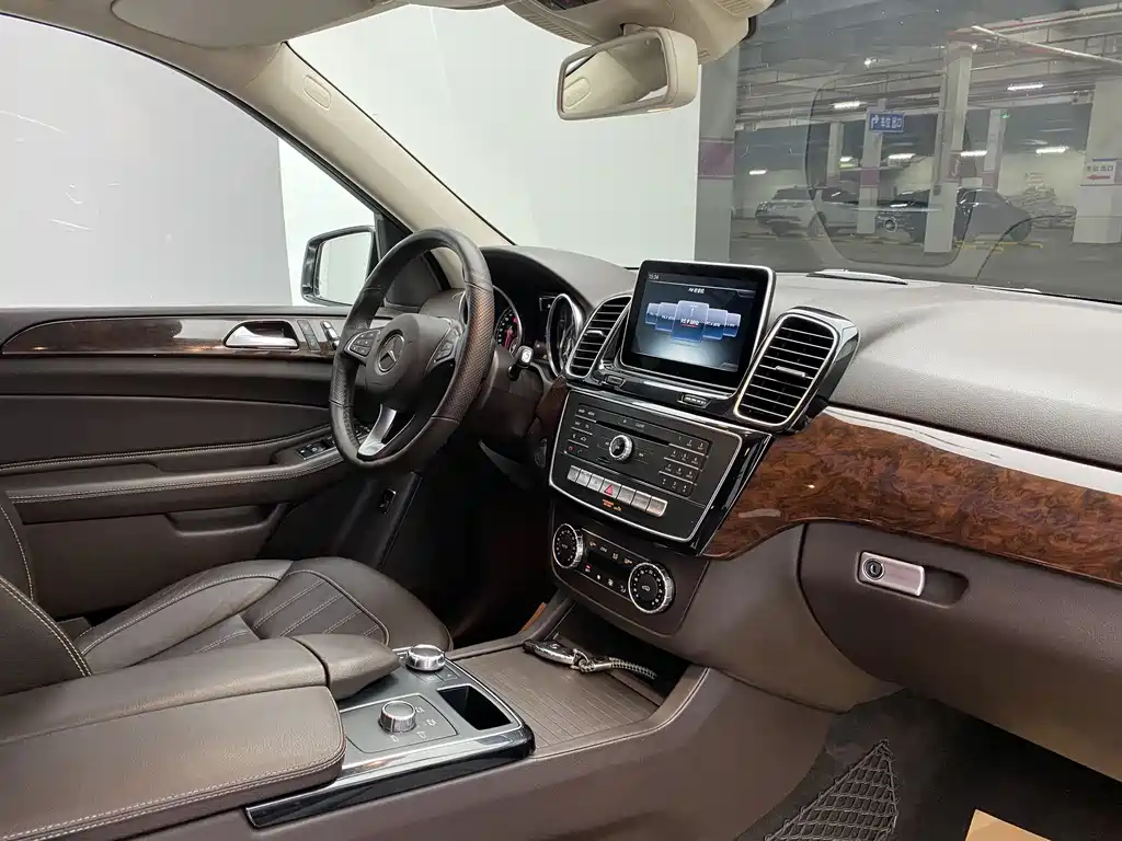 Mercedes-Benz GLE (Import) — миниатюра 17
