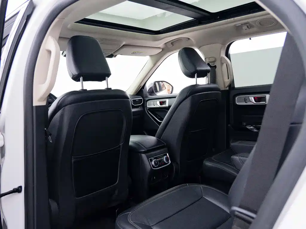 Ford Explorer — миниатюра 9