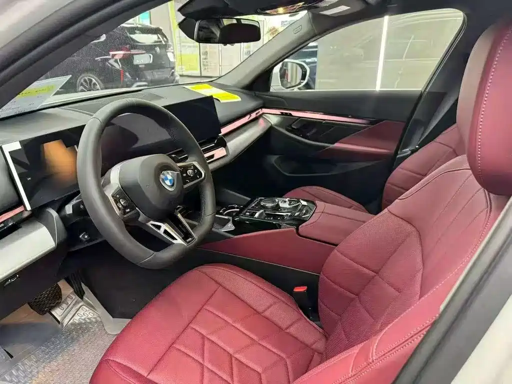 BMW 5 Series — миниатюра 4