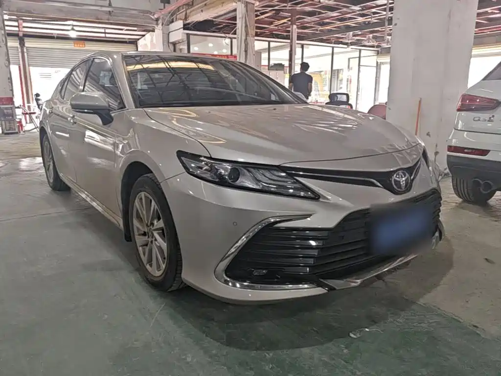 Toyota Camry — миниатюра 4