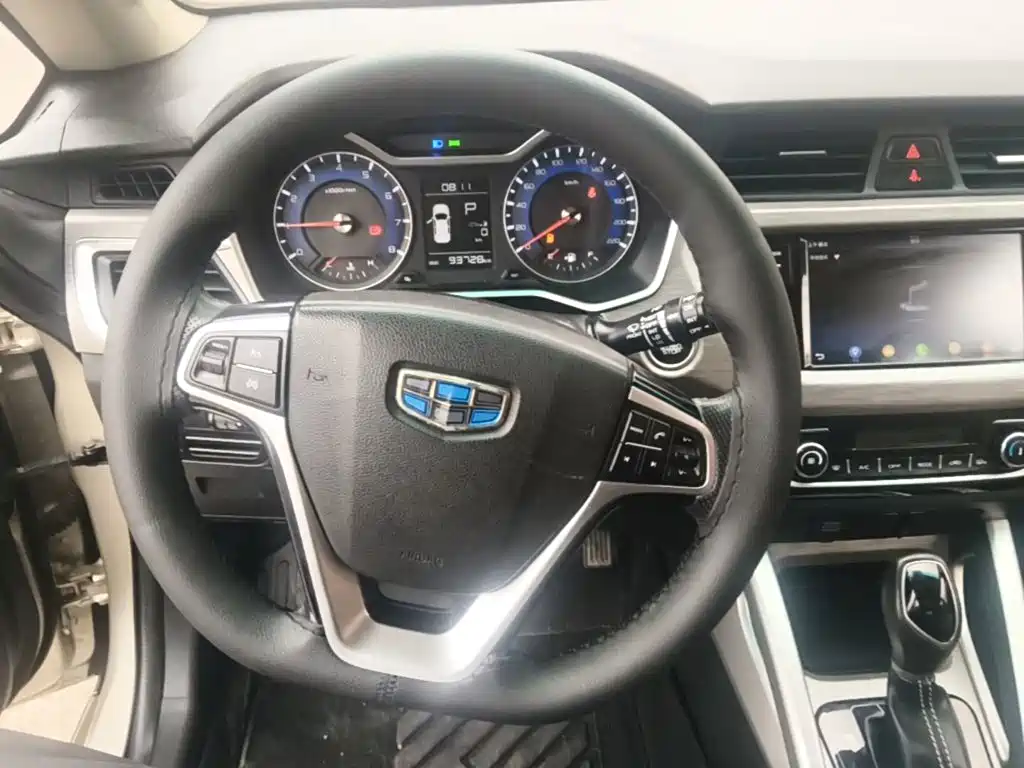 Geely Vision X3 — миниатюра 11