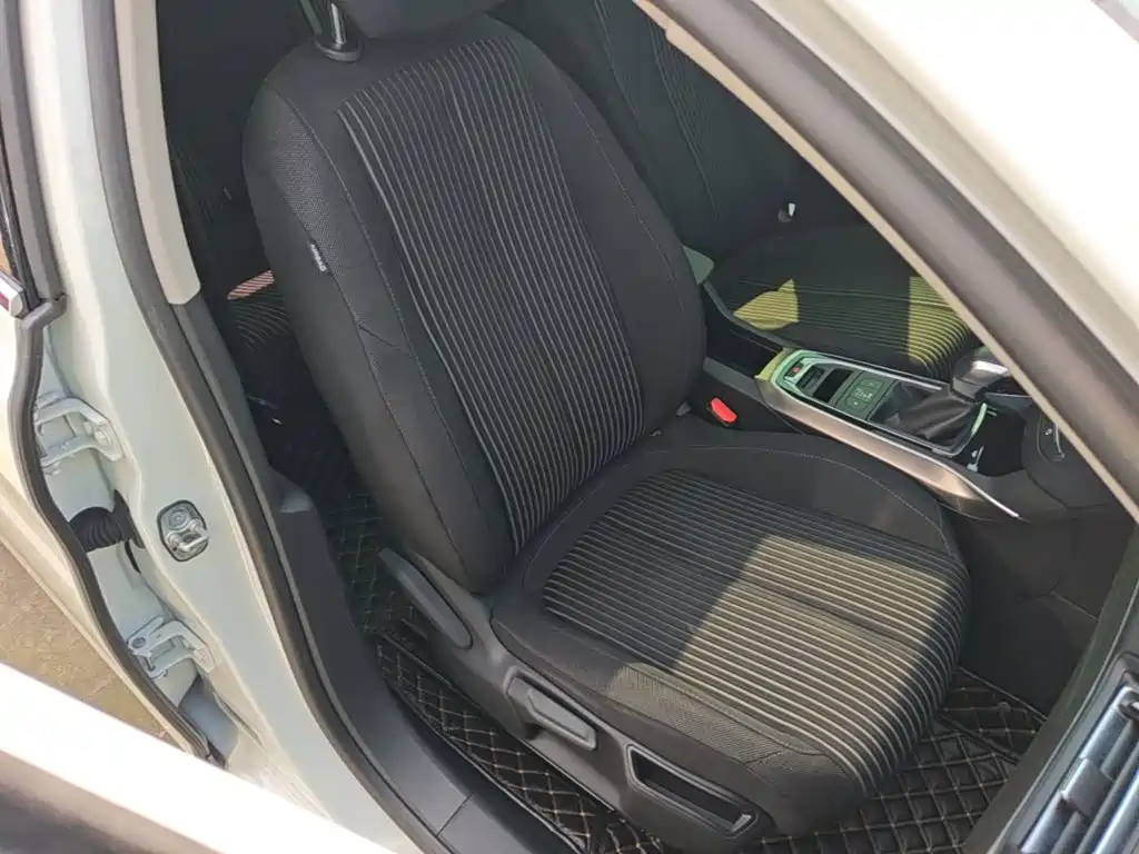 Peugeot 408 — миниатюра 25
