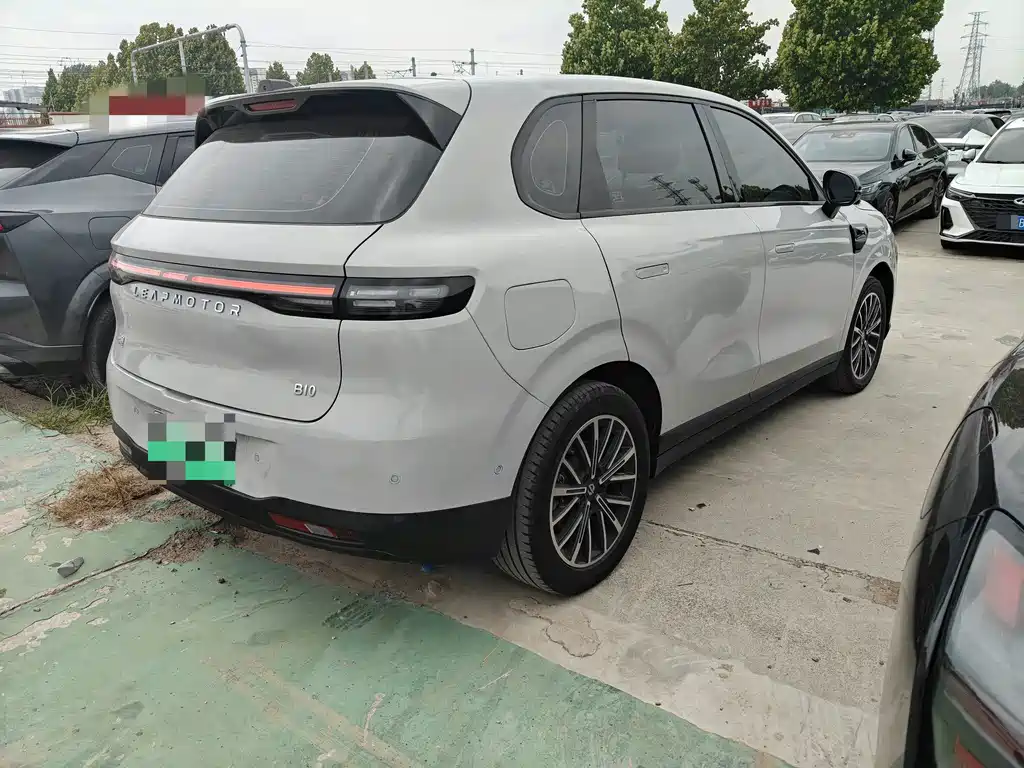 Leapmotor Leapmotor B10 — миниатюра 7