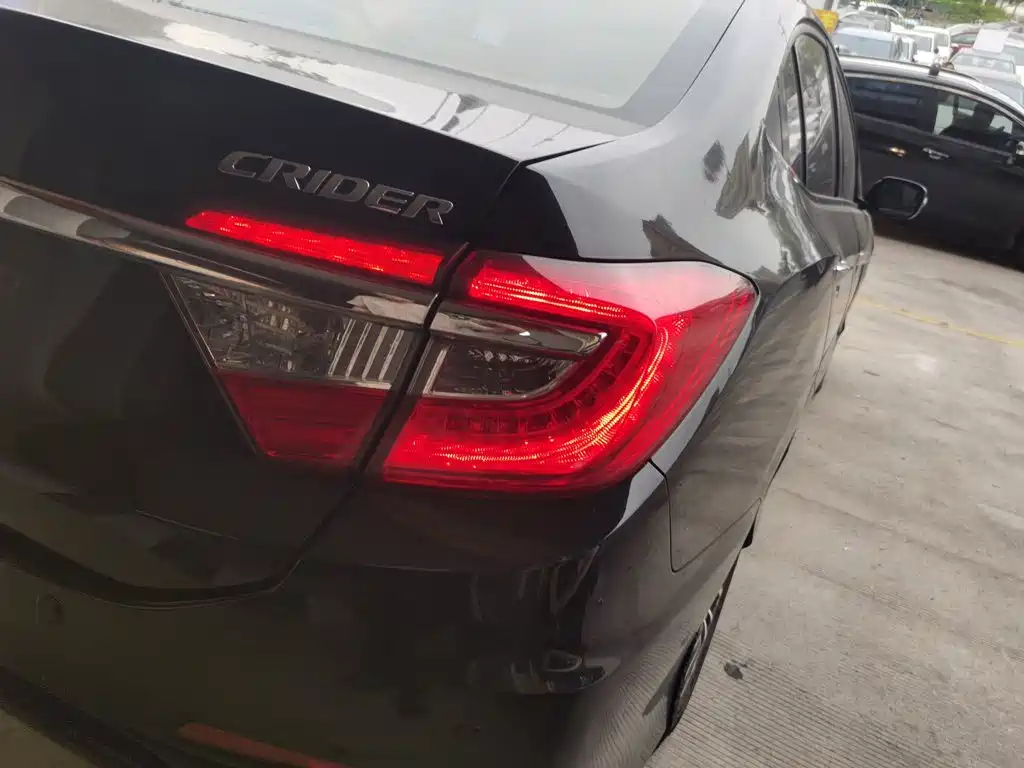 Honda Crider 2013 1.8L AT Luxury