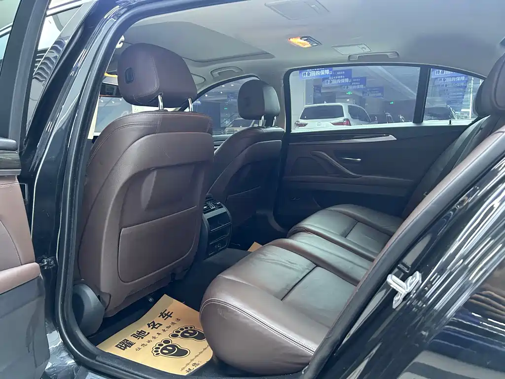 BMW 5 Series — миниатюра 9