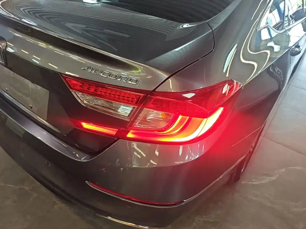 Honda Accord — миниатюра 8