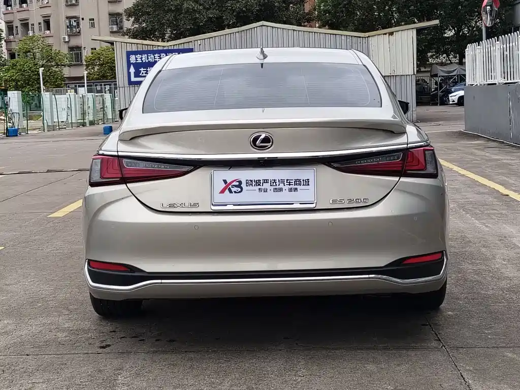 Lexus ES 2020 200