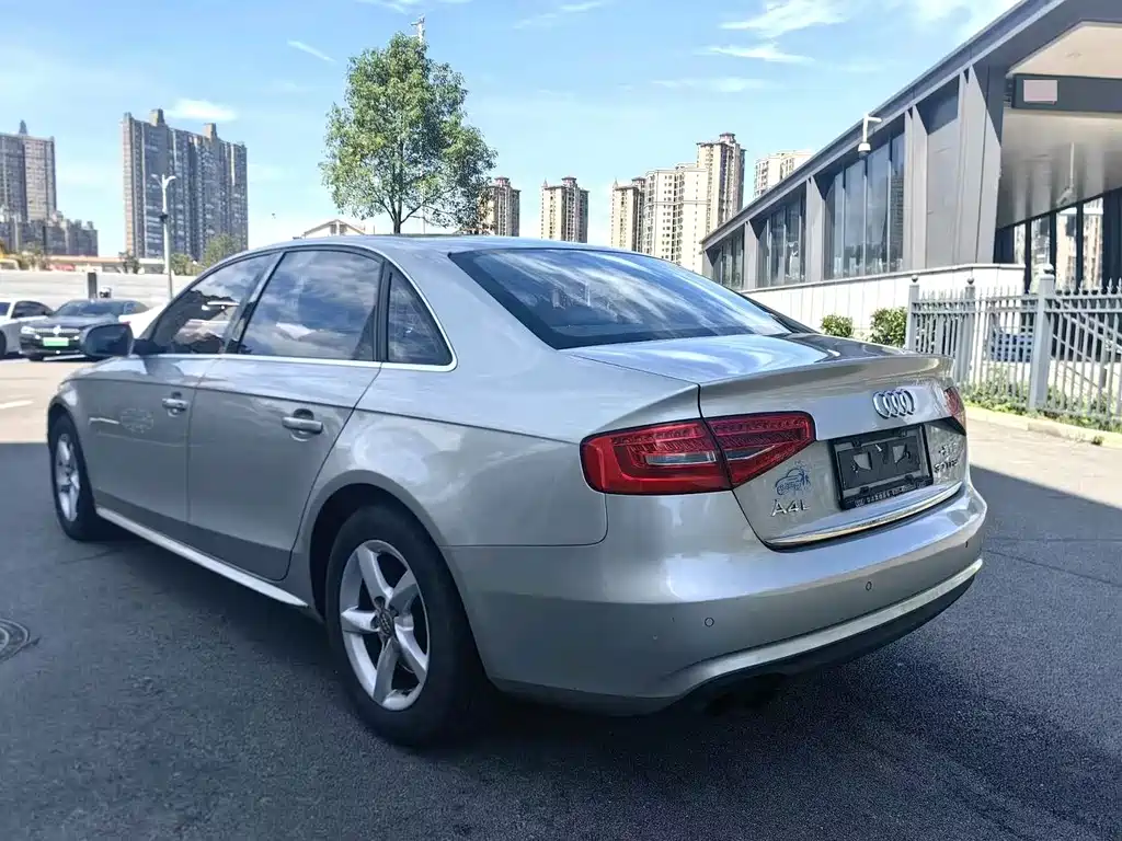 Audi A4L — миниатюра 4