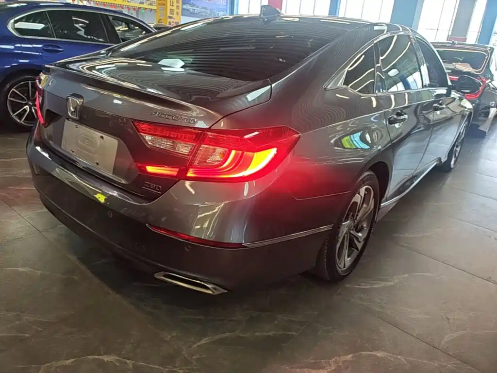 Honda Accord — миниатюра 7