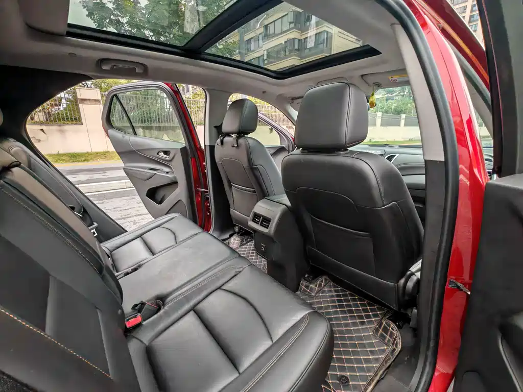 Chevrolet Equinox — миниатюра 13