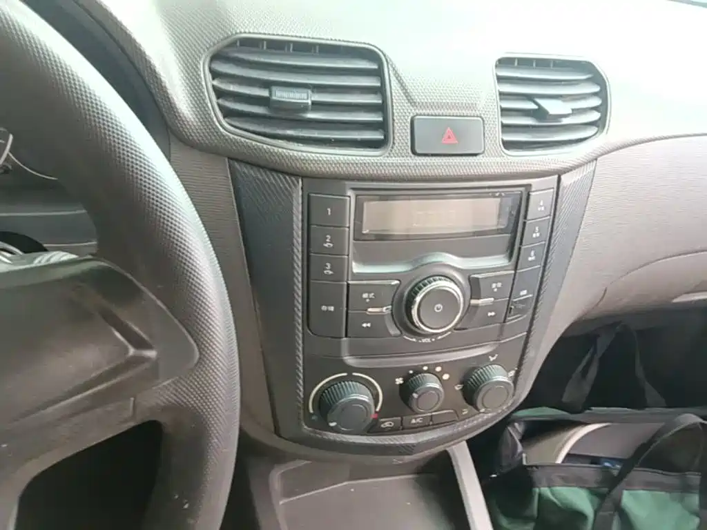 Wuling Hongguang — миниатюра 13